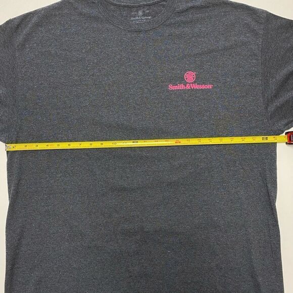 Smith & Wesson Women’s Black|Pink Respect Dual Pistol Graphic Shirt Sz XXL - Picture 3 of 9
